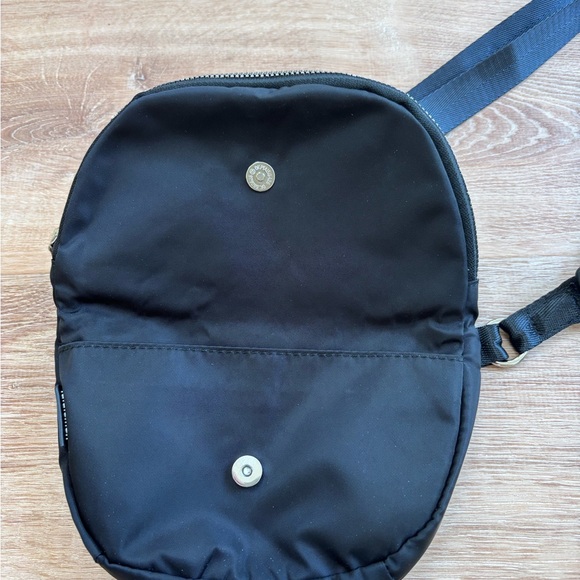 lululemon athletica Black Crossbody Bag - Picture 6 of 7